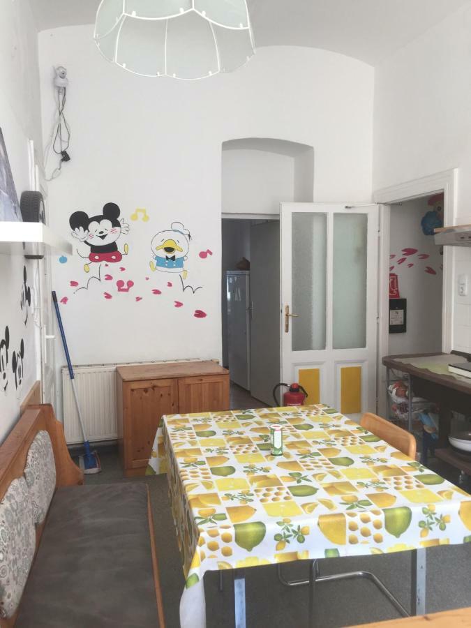 Chichilli Hostel Wien Eksteriør bilde